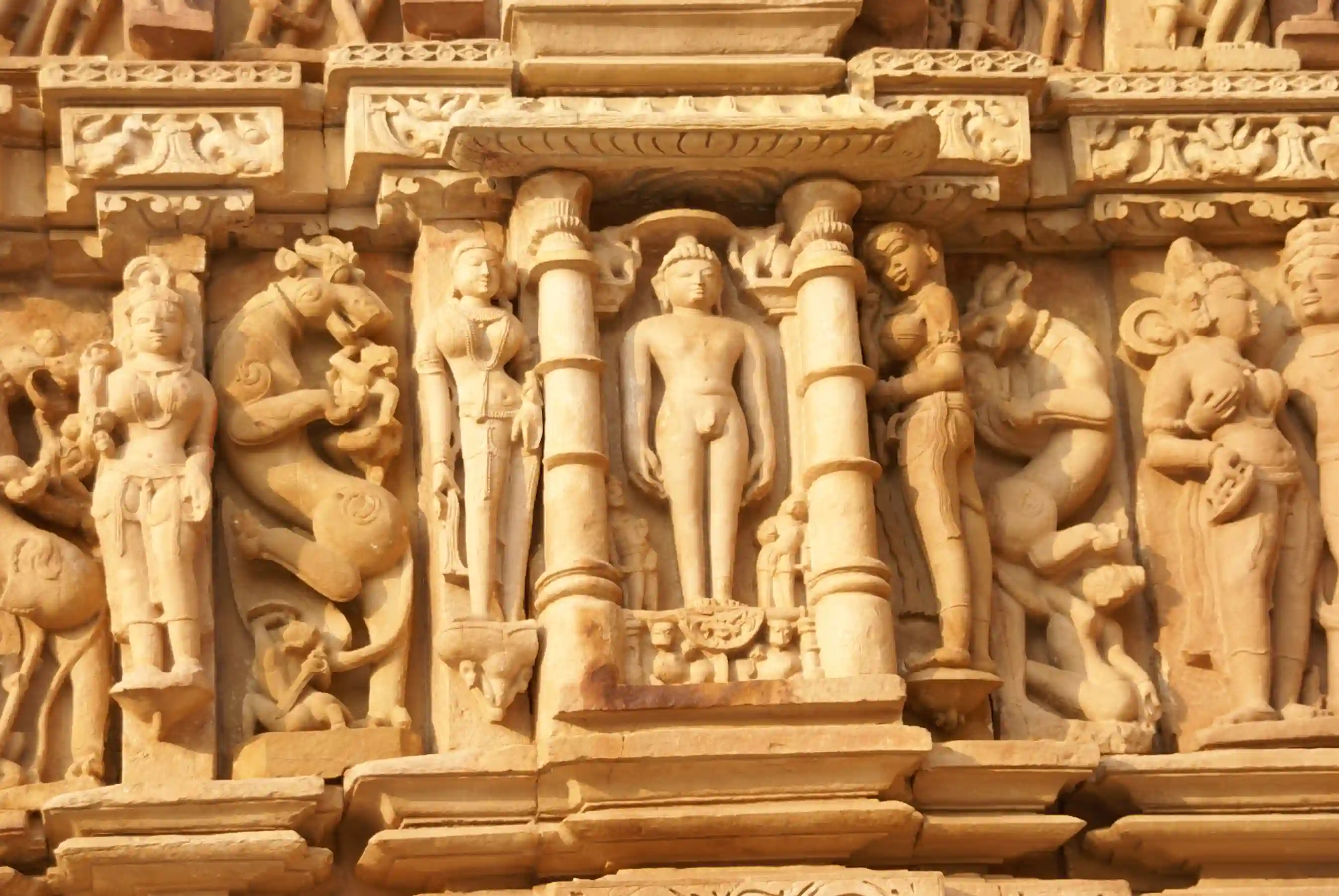 Golden Triangle Tour with Khajuraho and Varanasi